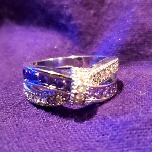 Fashion jewelry silver ring size 7.5 to 8 Bowtie brand new..multi color